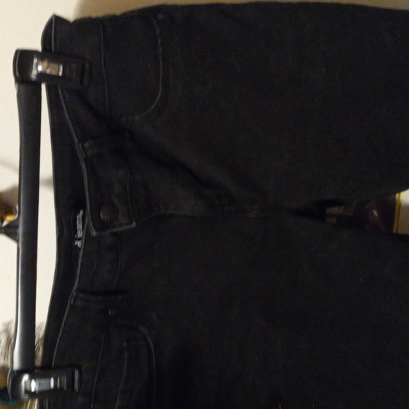 Shorts - Picture 2 of 4